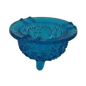 L.E. Smith Vtg Daisy and Button Patterned Footed Ashtray.